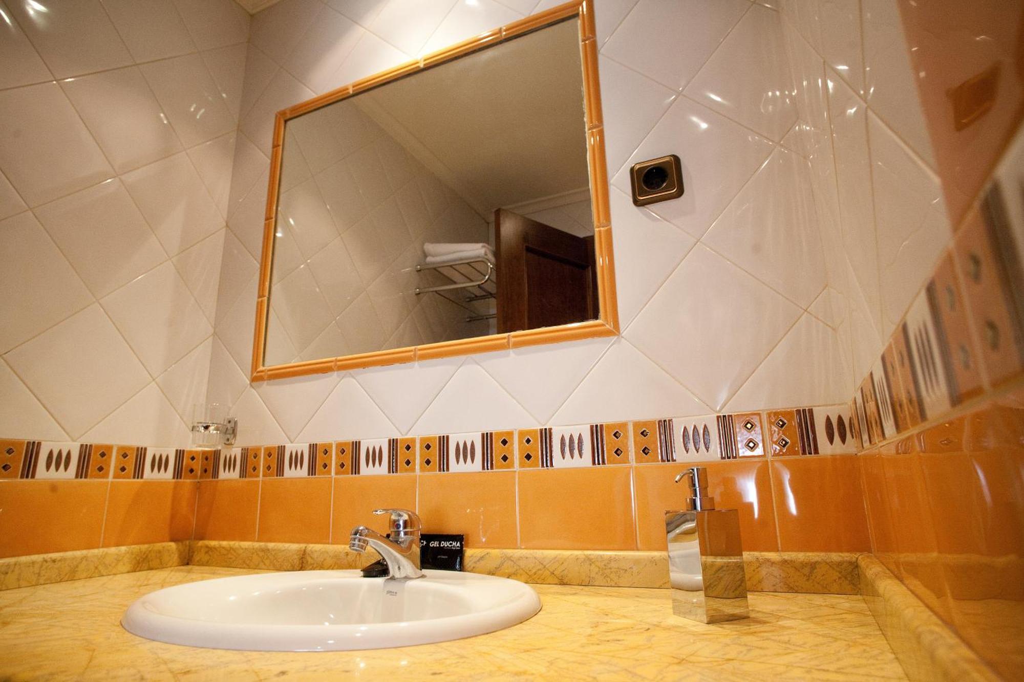Hotel El Balcon Aviles Ngoại thất bức ảnh